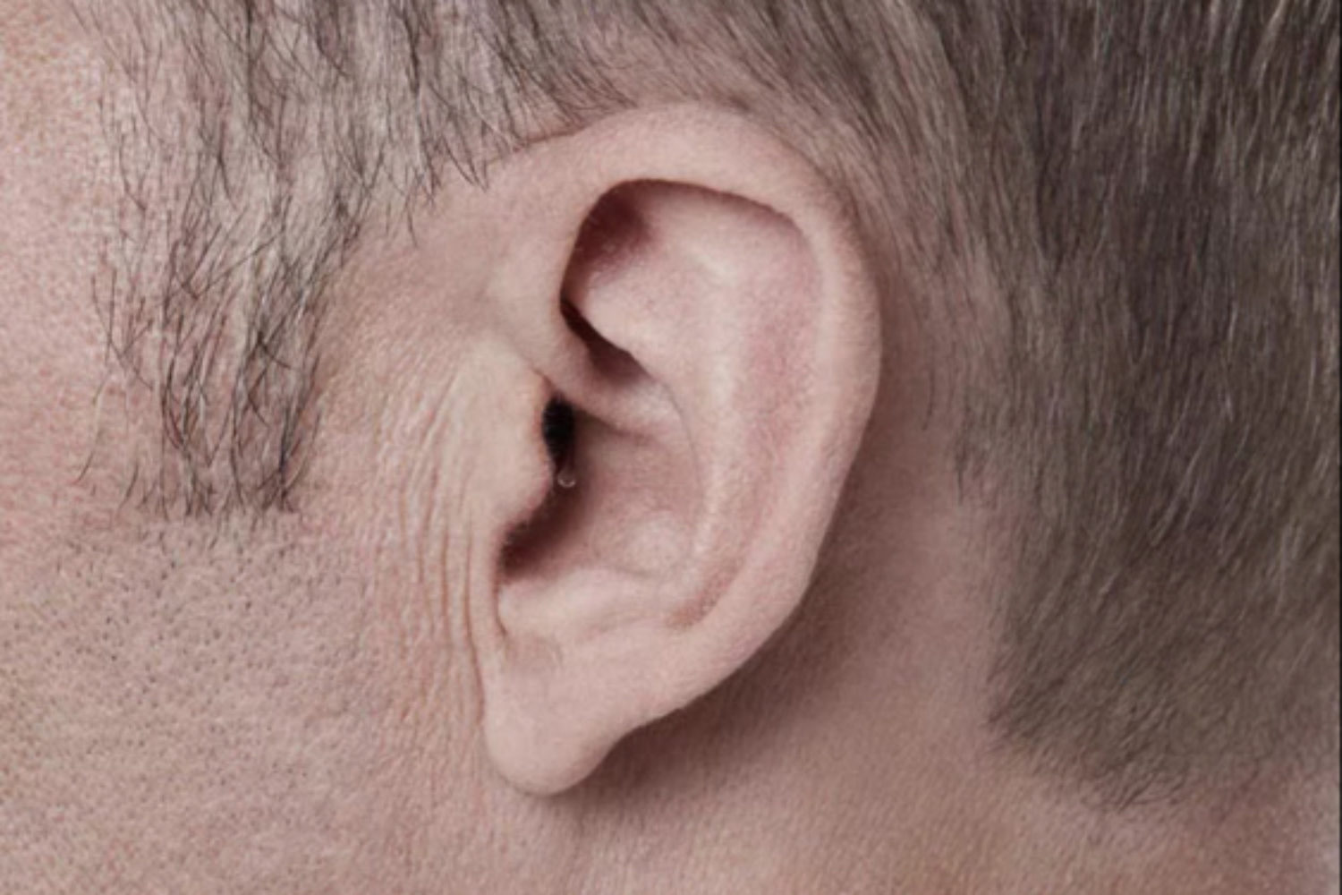 apparecchi acustici invisibili canale uditivo