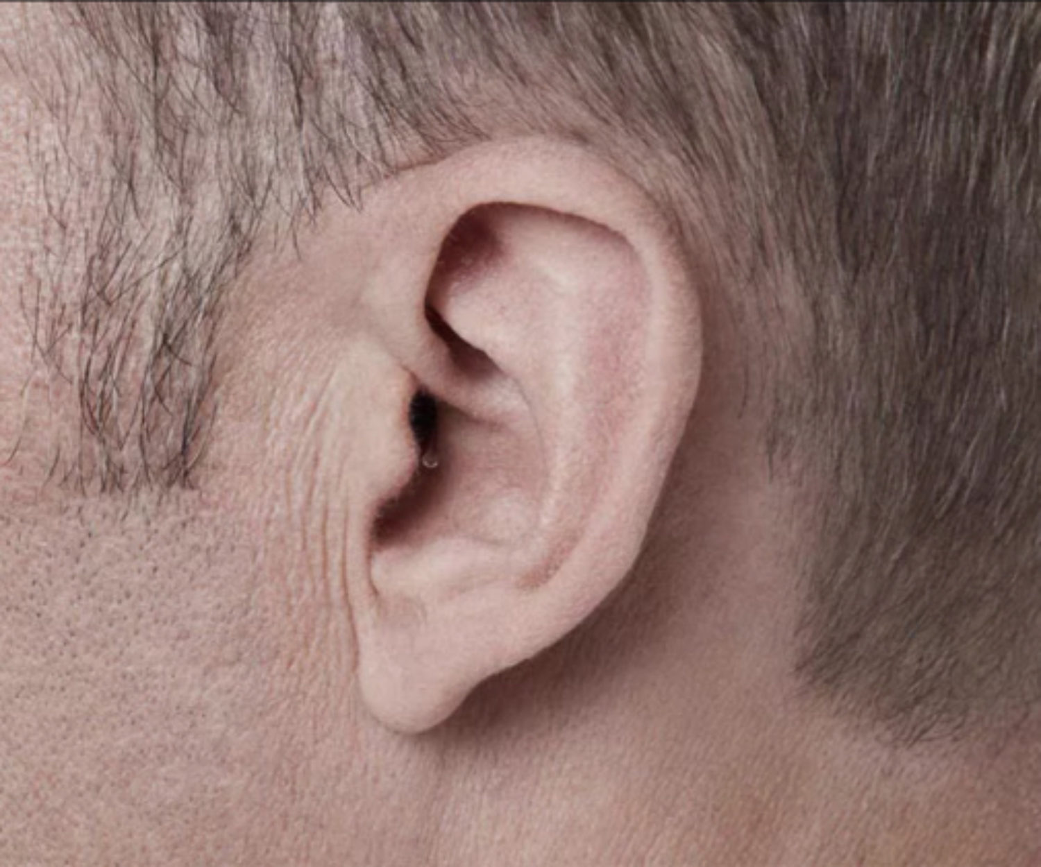 apparecchi acustici invisibili canale uditivo